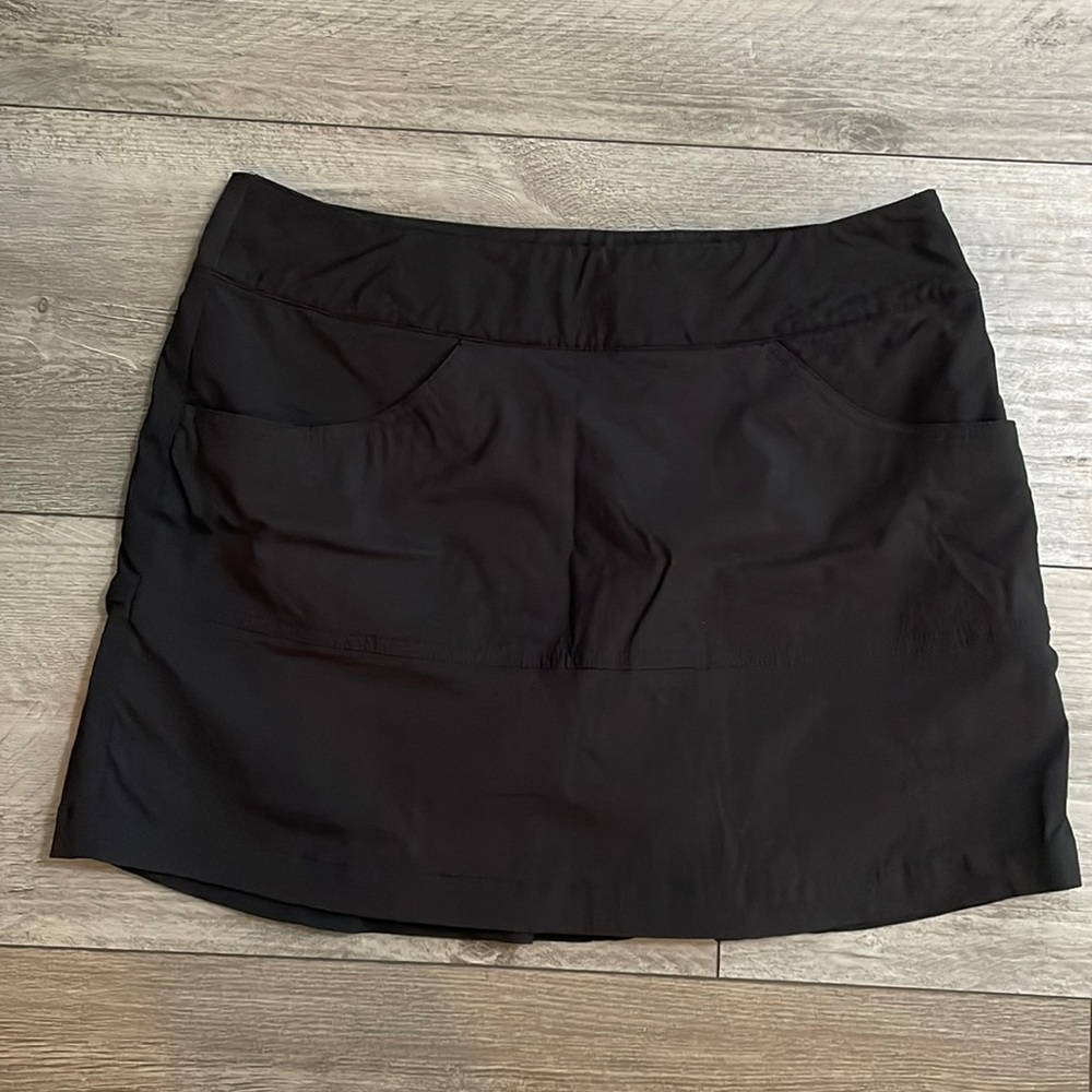 Magellan Skirt, built in shorts, front pockets, black‎ and size 8